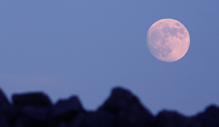 2009_1004moon.jpg
